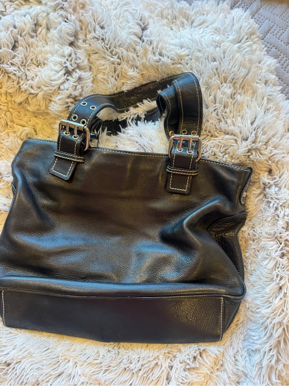 Marc Jacobs Black Leather Shoulder Bag with Silver Hardware - Picture 2 of 3